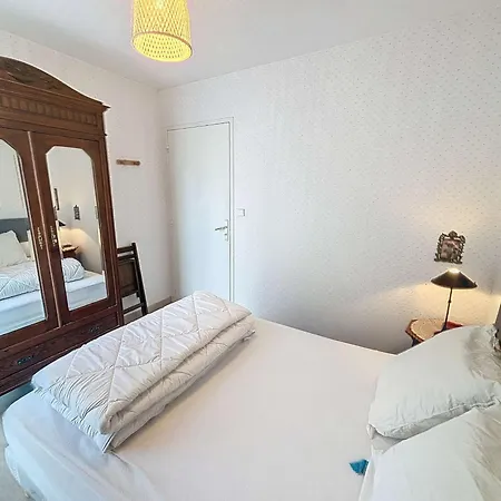 Apartment Avec Balcon, Parking Prive - Fr-1-361-66 Granville